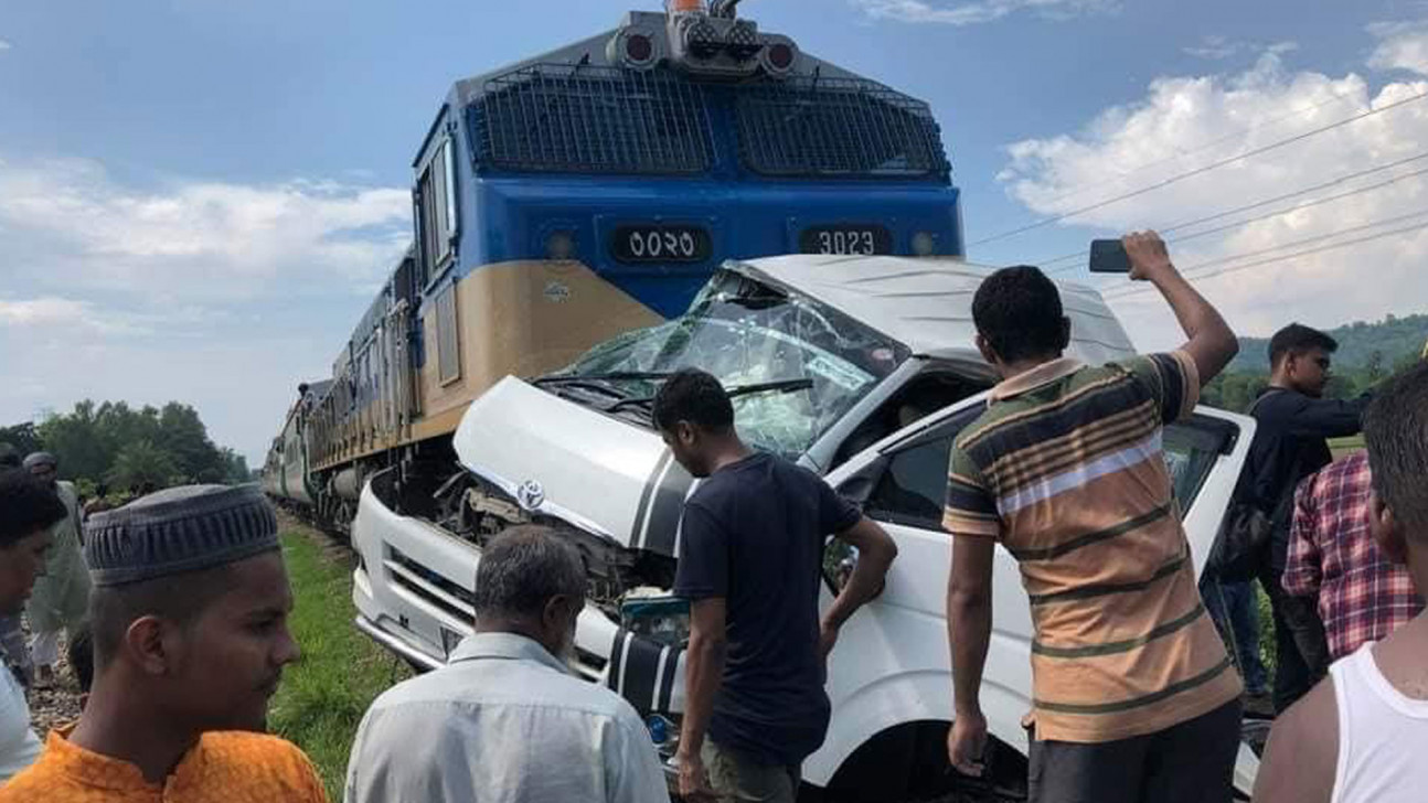 মীরসরাই দুর্ঘটনা: গেটম্যানের বিরুদ্ধে রেল পুলিশের মামলা