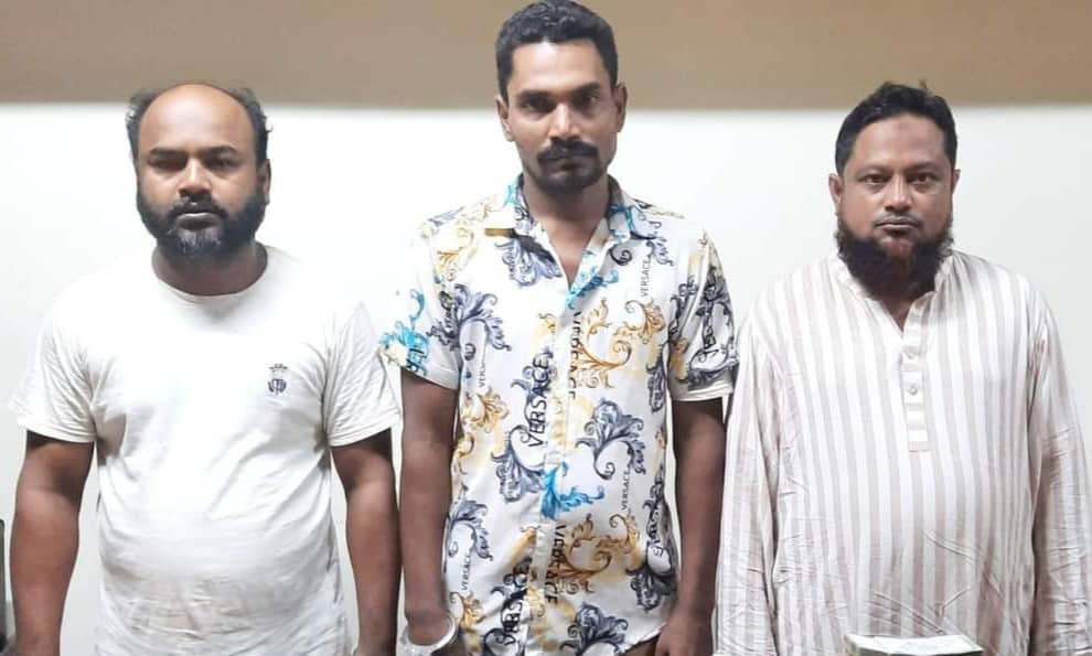 বাবাকে পিটিয়ে ৩১ লাখ টাকা ছিনতাই, ২ ছেলেসহ গ্রেপ্তার ৪