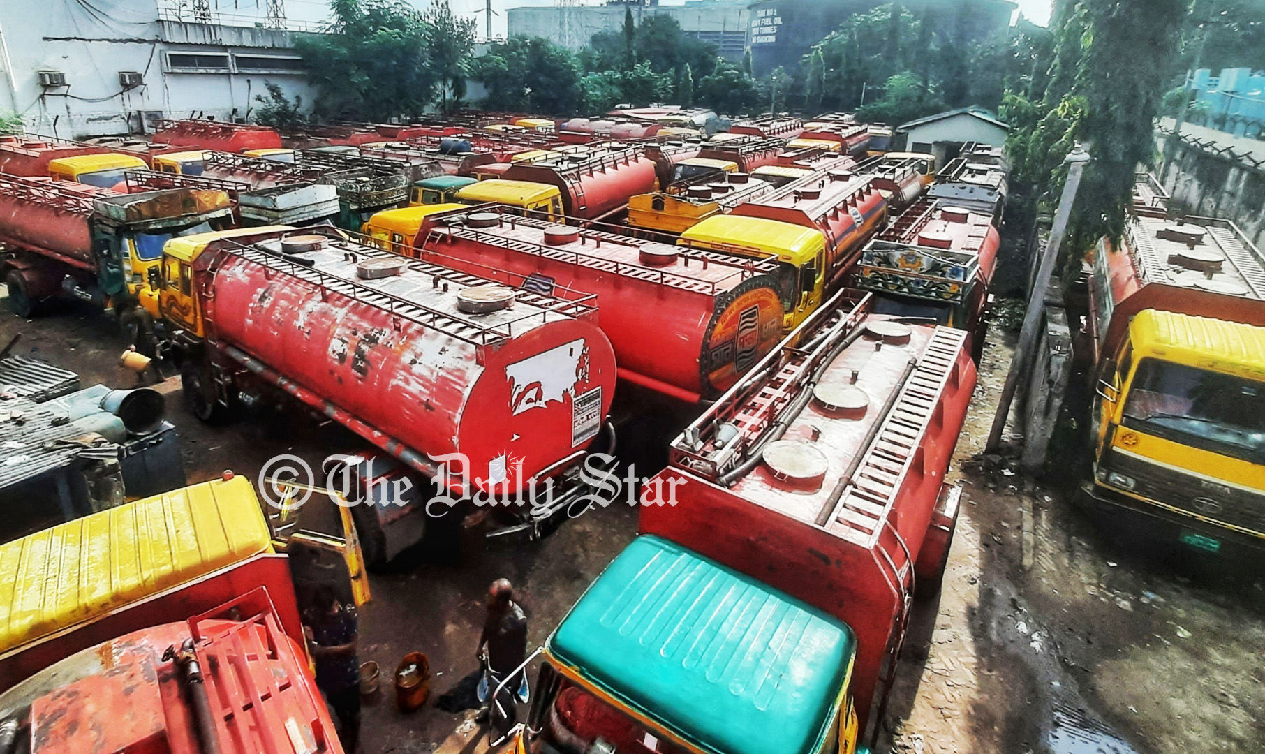 খুলনায় জ্বালানি তেল ব্যবসায়ীদের ১২ ঘণ্টার ধর্মঘট