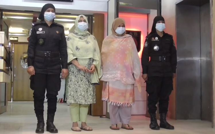 কানাডা থেকে পারিবারিক অনুষ্ঠানে এসে পি কে হালদারের ২ সহযোগী গ্রেপ্তার