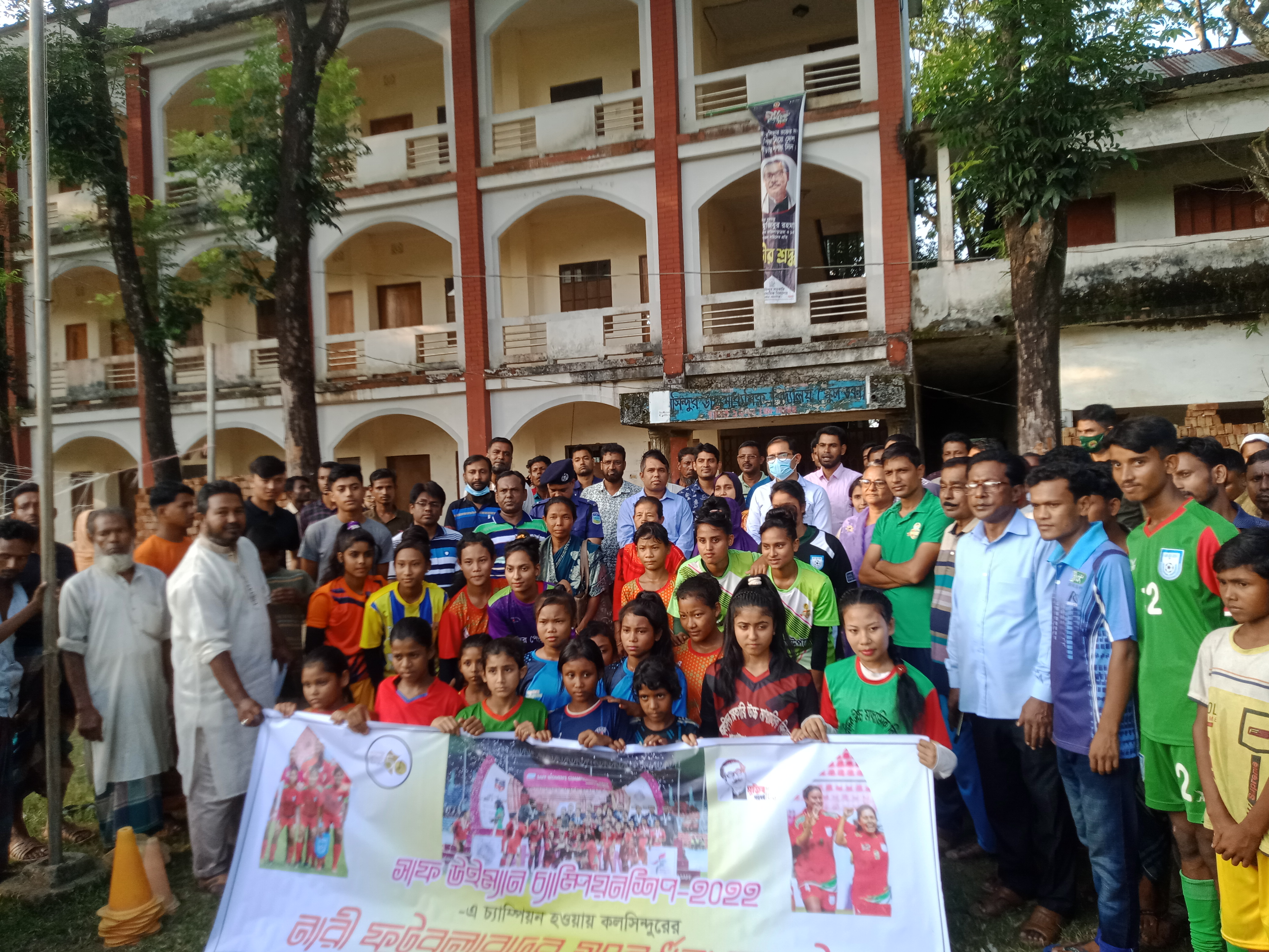 ৮ কন্যাকে বরণের অপেক্ষায় কলসিন্দুর