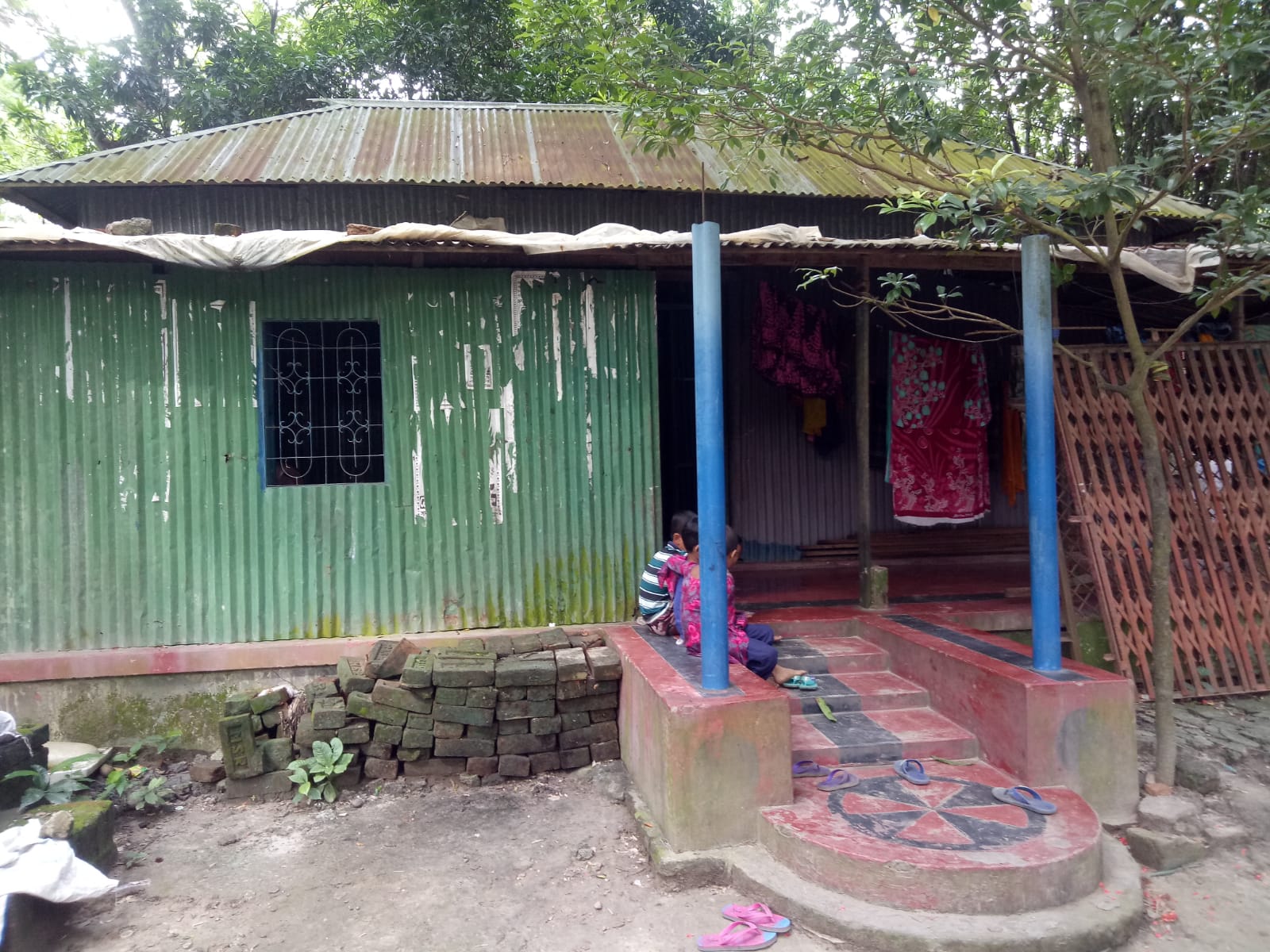 ফরিদপুরে আশ্রয় নেওয়া বাড়ির লোকদের ২ ধরনের কথা বলেছিলেন রহিমা