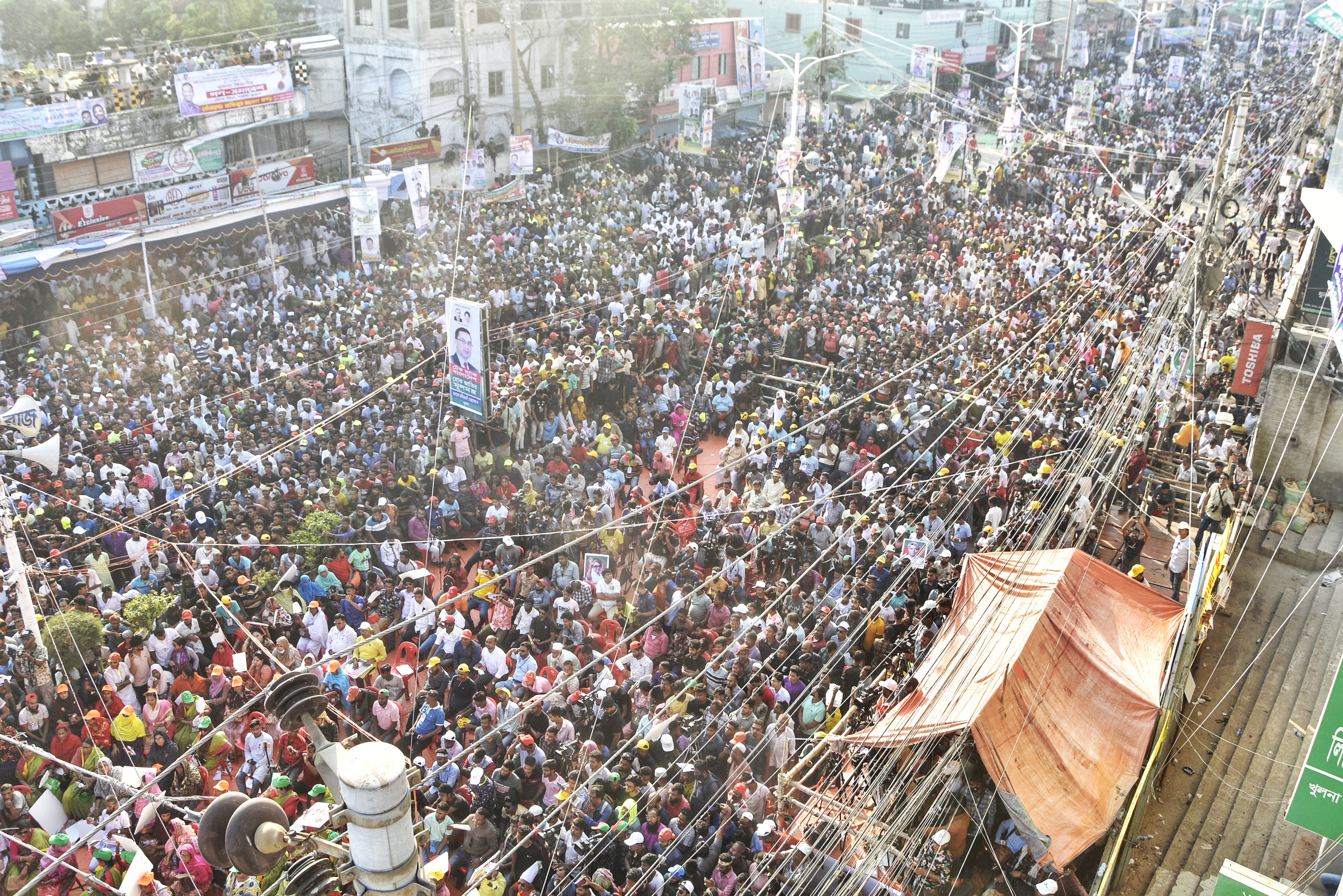 খুলনায় মোবাইল ইন্টারনেটে ধীরগতি, মন্ত্রী বললেন ‘জানা নেই’