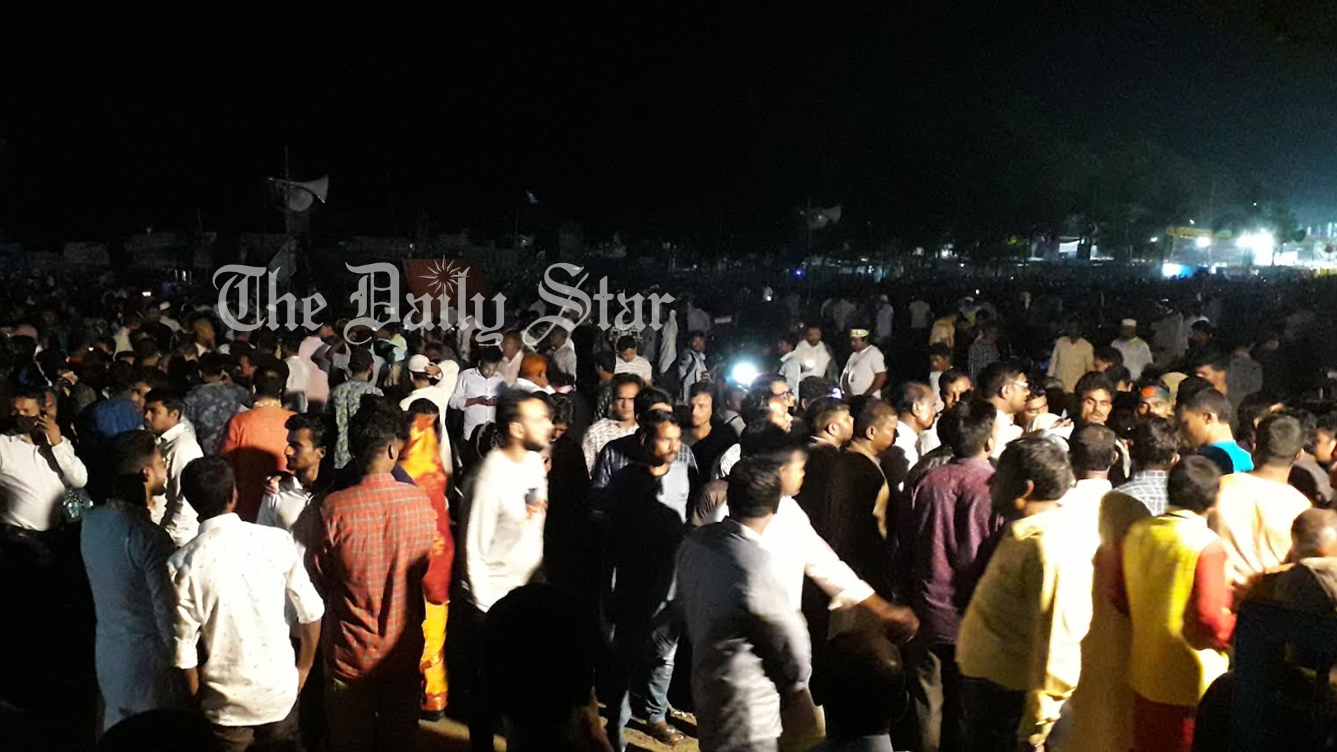 বিভাগীয় গণসমাবেশ: বিএনপি নেতাকর্মীতে ভরে গেছে রংপুরের কালেক্টরেট মাঠ