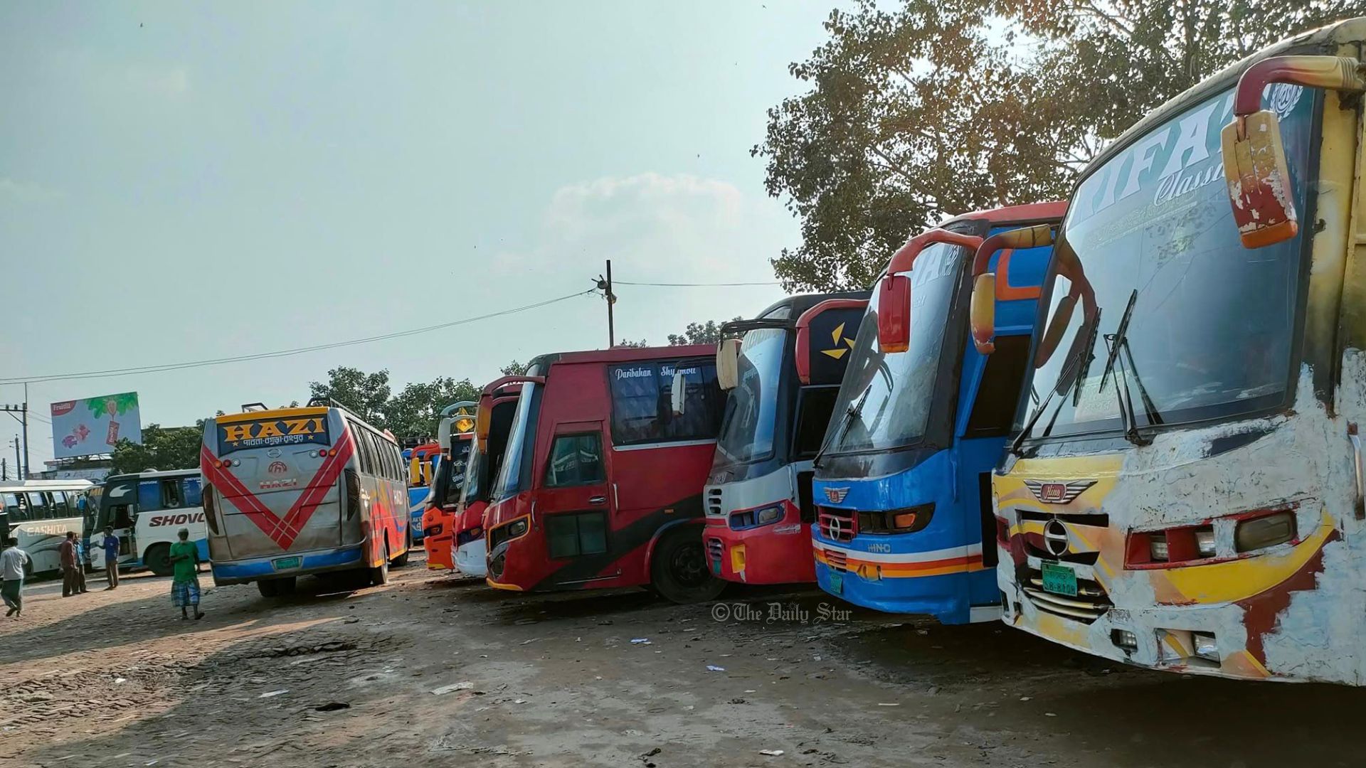 রংপুরগামী বাস বন্ধে দুর্ভোগে বগুড়া-গাইবান্ধার যাত্রীরা