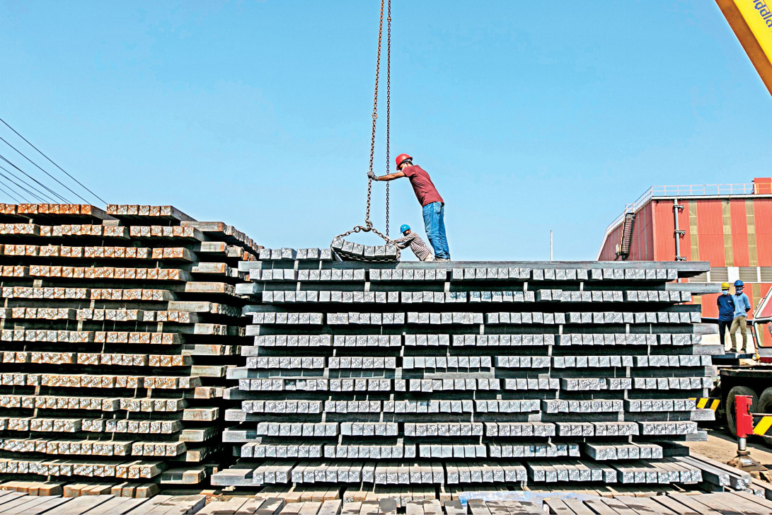 বিনিয়োগ বাড়ছে ইস্পাত শিল্পে, বাড়বে প্রতিযোগিতা