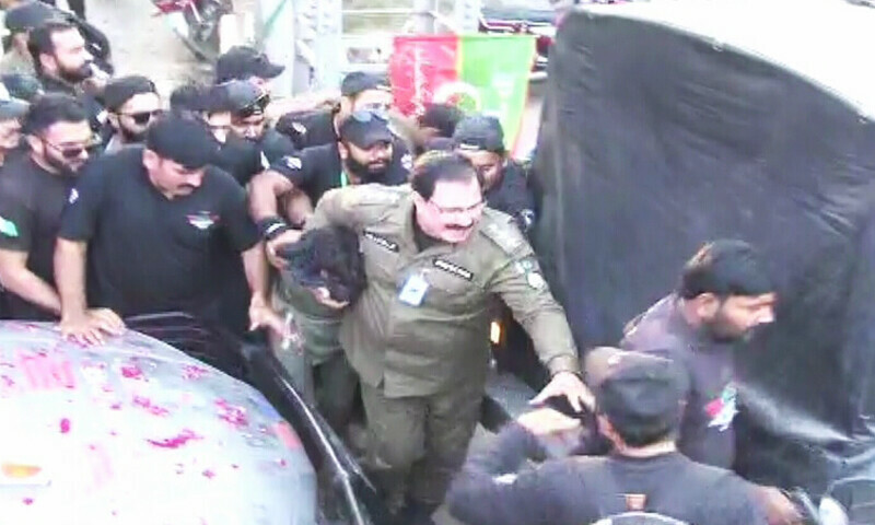 ইমরান খানের ওপর হামলাকারী ১ জন নিহত, আটক ১: আলজাজিরা