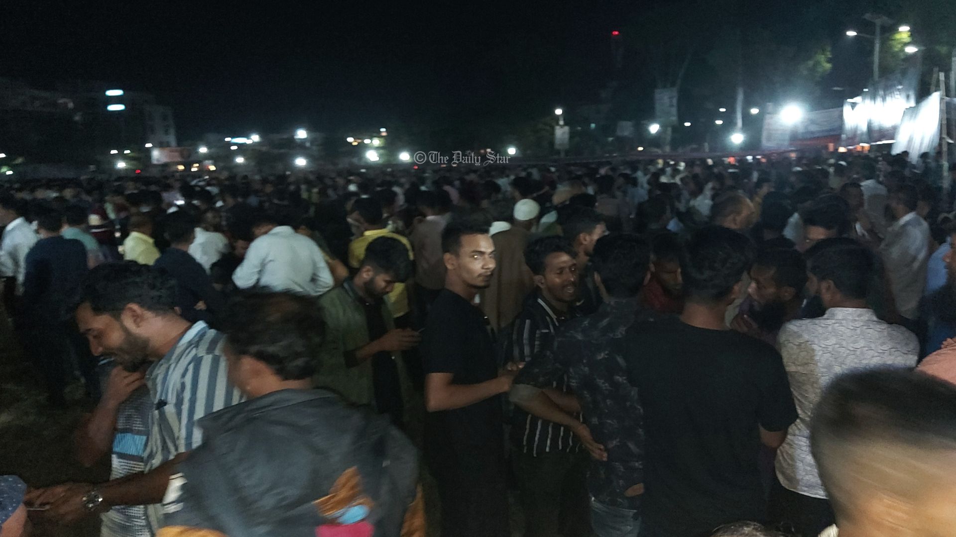 বিএনপি নেতাকর্মীদের শ্লোগানে মাঝরাতে মুখর বঙ্গবন্ধু উদ্যান