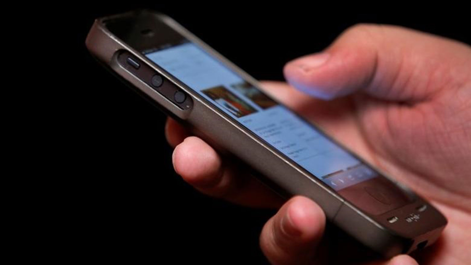 মোবাইল ইন্টারনেট হতে পারে নতুন আয়ের উৎস, ধারণা ৫৭ শতাংশ ব্যবহারকারীর