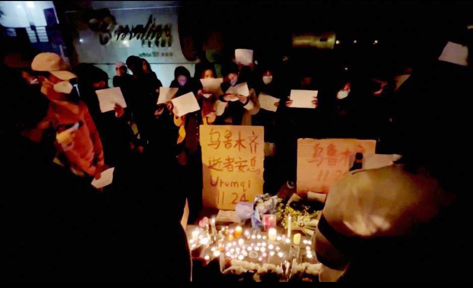 কঠোর ‘শূন্য করোনা’ নীতির প্রতিবাদে সাংহাইয়ে বিক্ষোভ