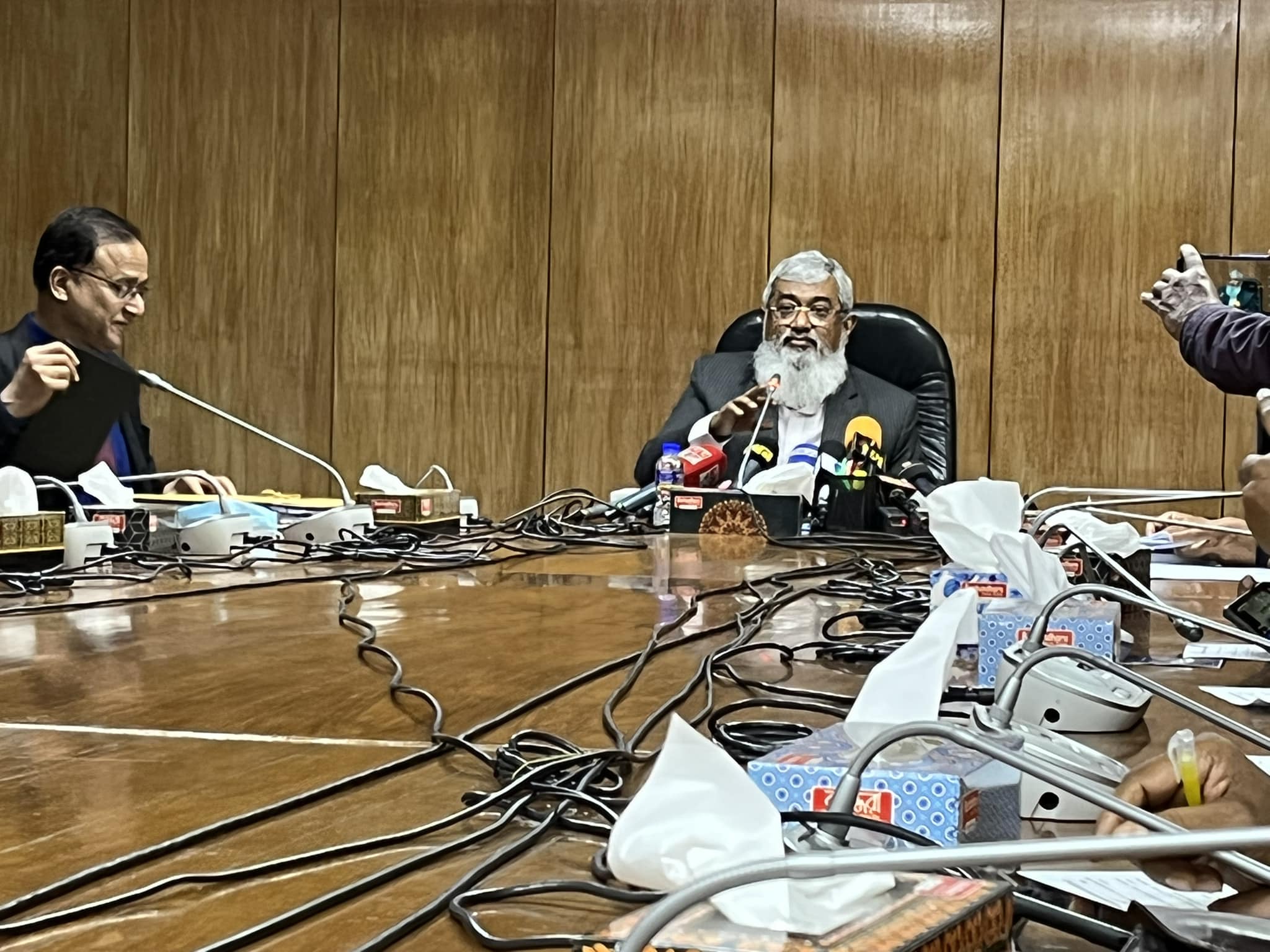 গণশুনানি ছাড়াই জ্বালানির দাম সমন্বয়ের বিধান রেখে আইন সংশোধনের অনুমোদন