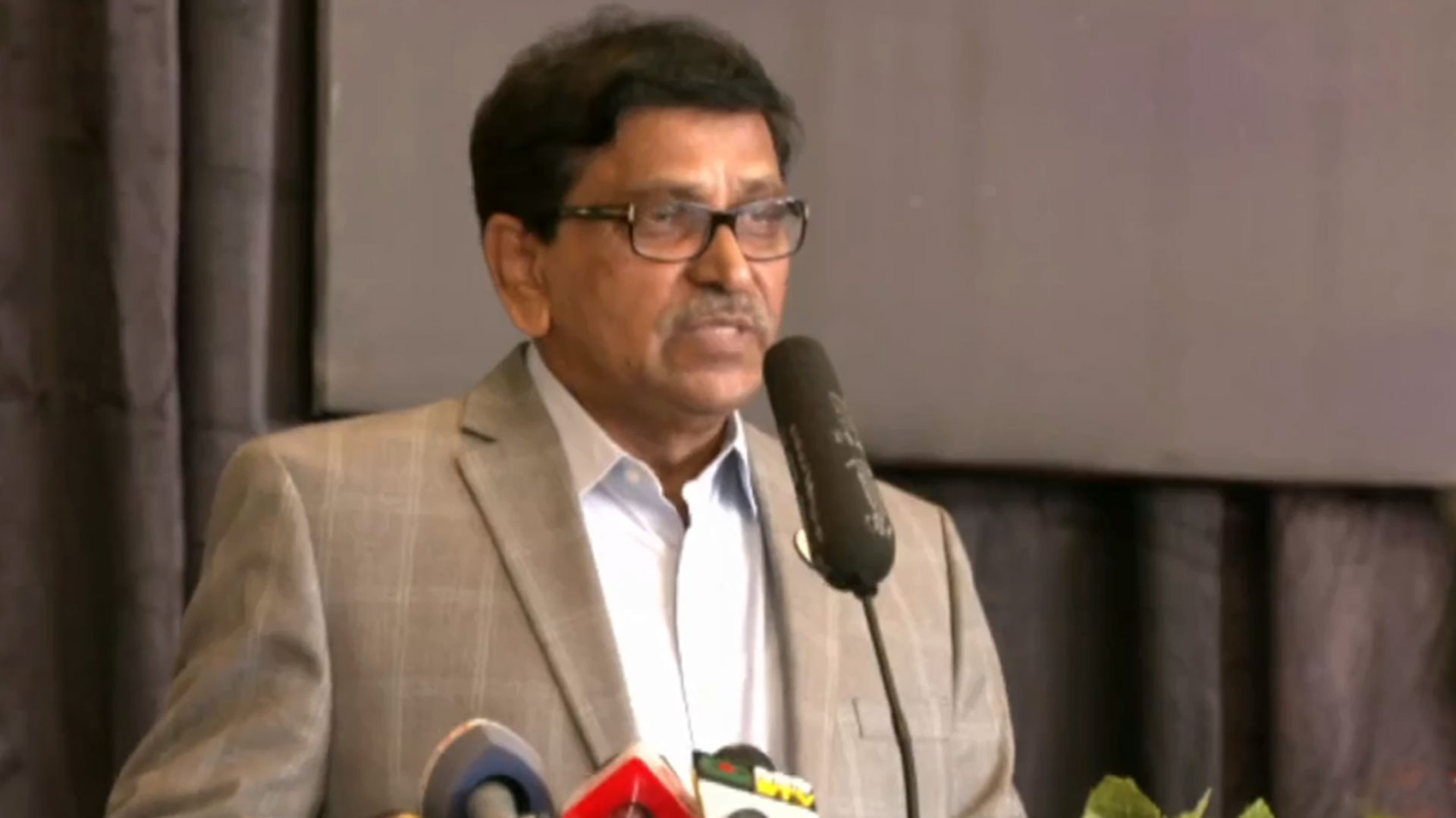 সোহরাওয়ার্দী উদ্যানেই বিএনপিকে সমাবেশ করতে হবে: হানিফ