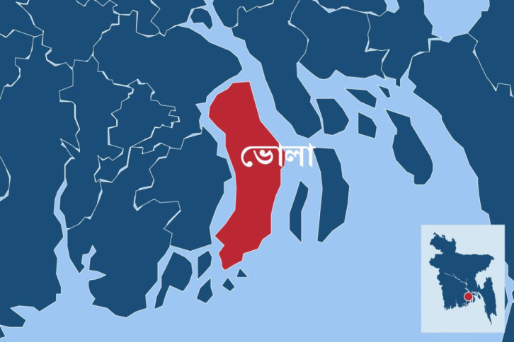 মেঘনায় ৯০০ টন জ্বালানি তেল নিয়ে জাহাজডুবি