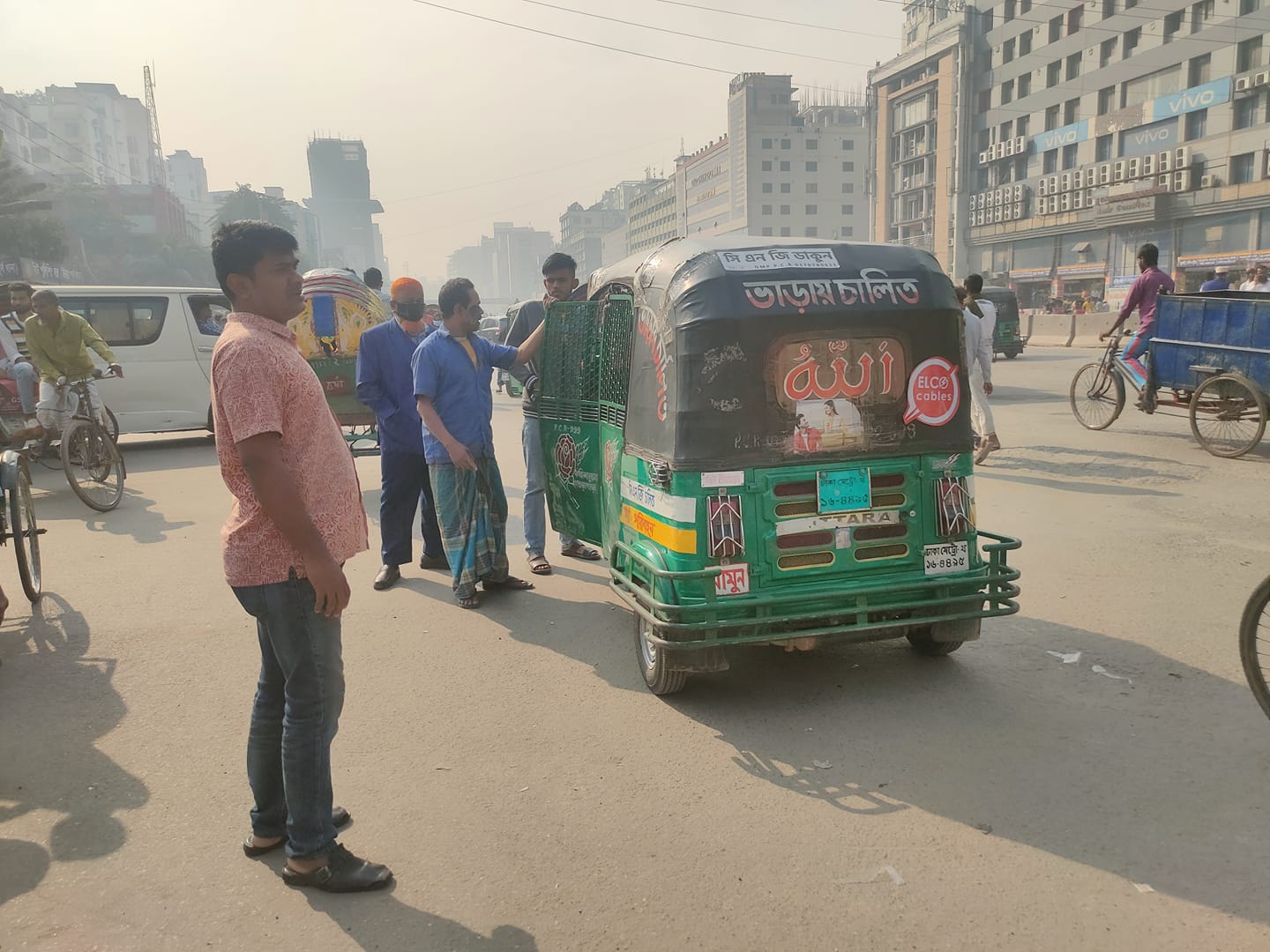 গণপরিবহন নেই, রিকশা-অটোরিকশায় দ্বিগুণ ভাড়া
