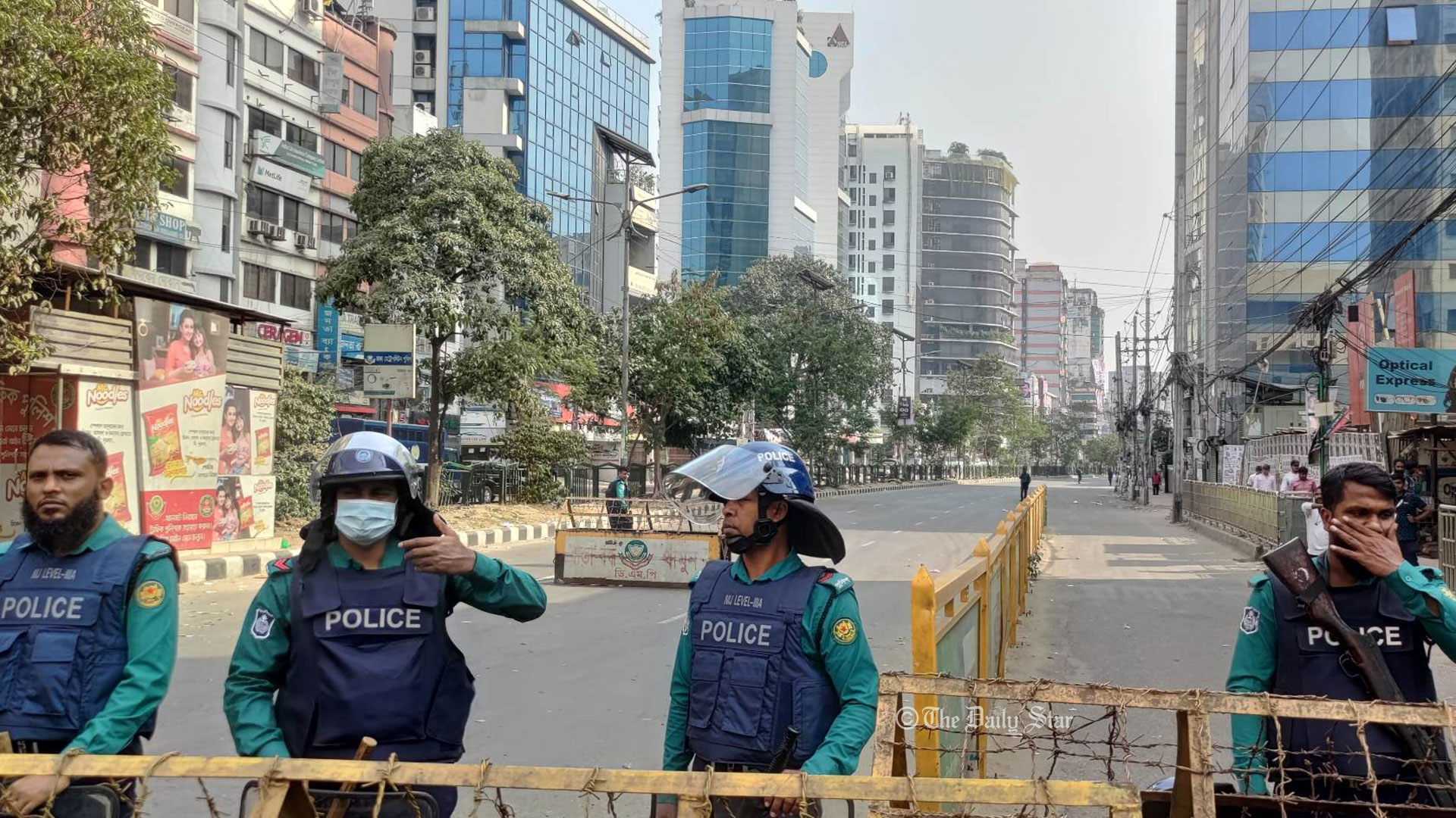 আজও পুলিশের ‘নিয়ন্ত্রণে’ নয়াপল্টন