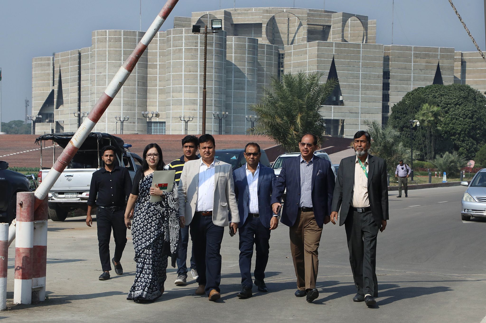 পদত্যাগপত্র জমা দিলেন বিএনপির ৫ সংসদ সদস্য