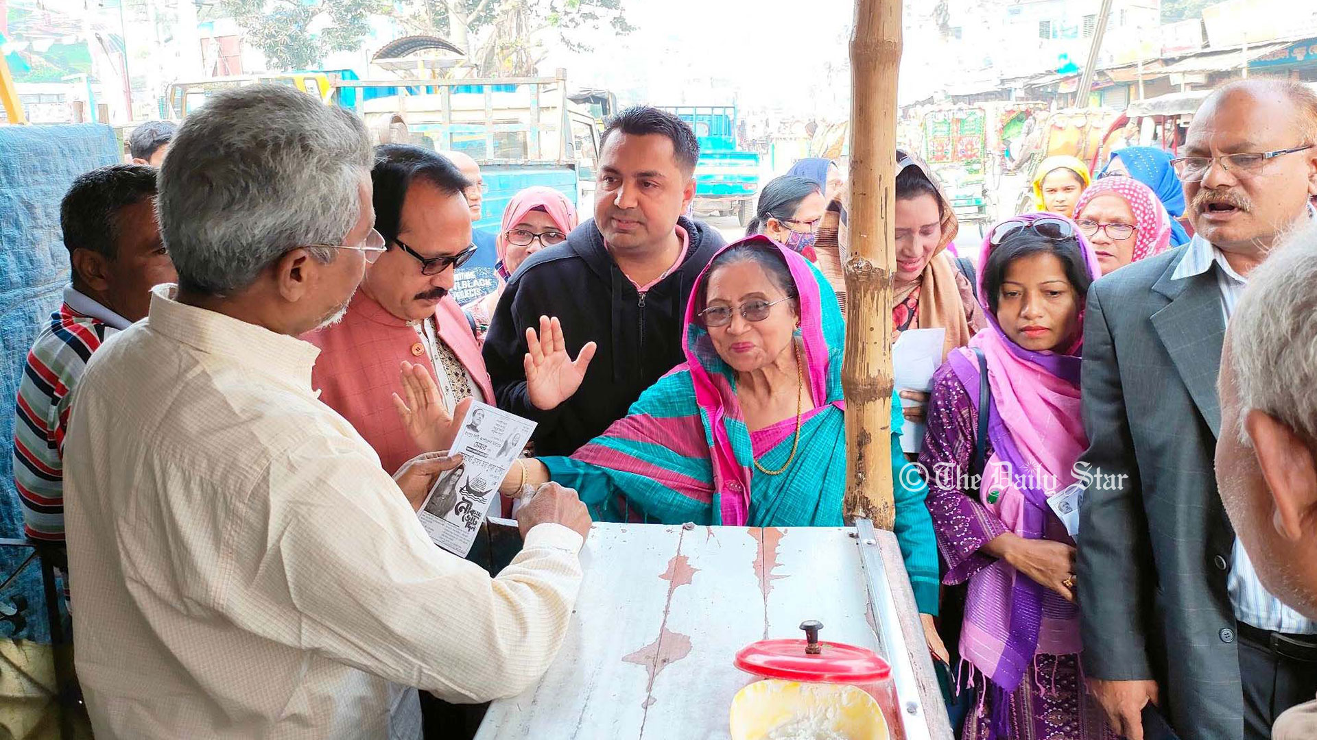 জয় নিয়ে আশাবাদী আওয়ামী লীগ, ইভিএম নিয়ে চিন্তিত জাপা