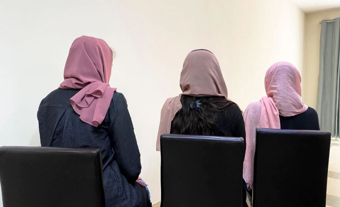 এবার এনজিওতে নারীদের কাজ নিষিদ্ধ করল তালেবান