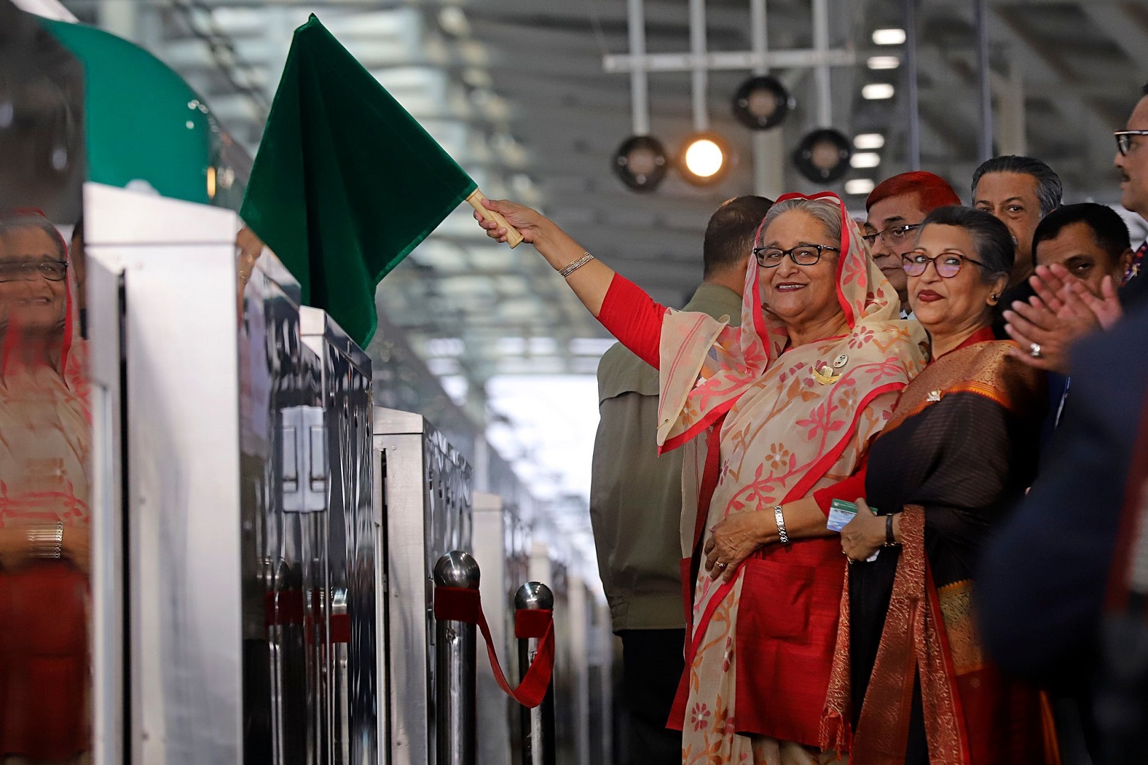 ঘুরলো দেশের প্রথম মেট্রোরেলের চাকা