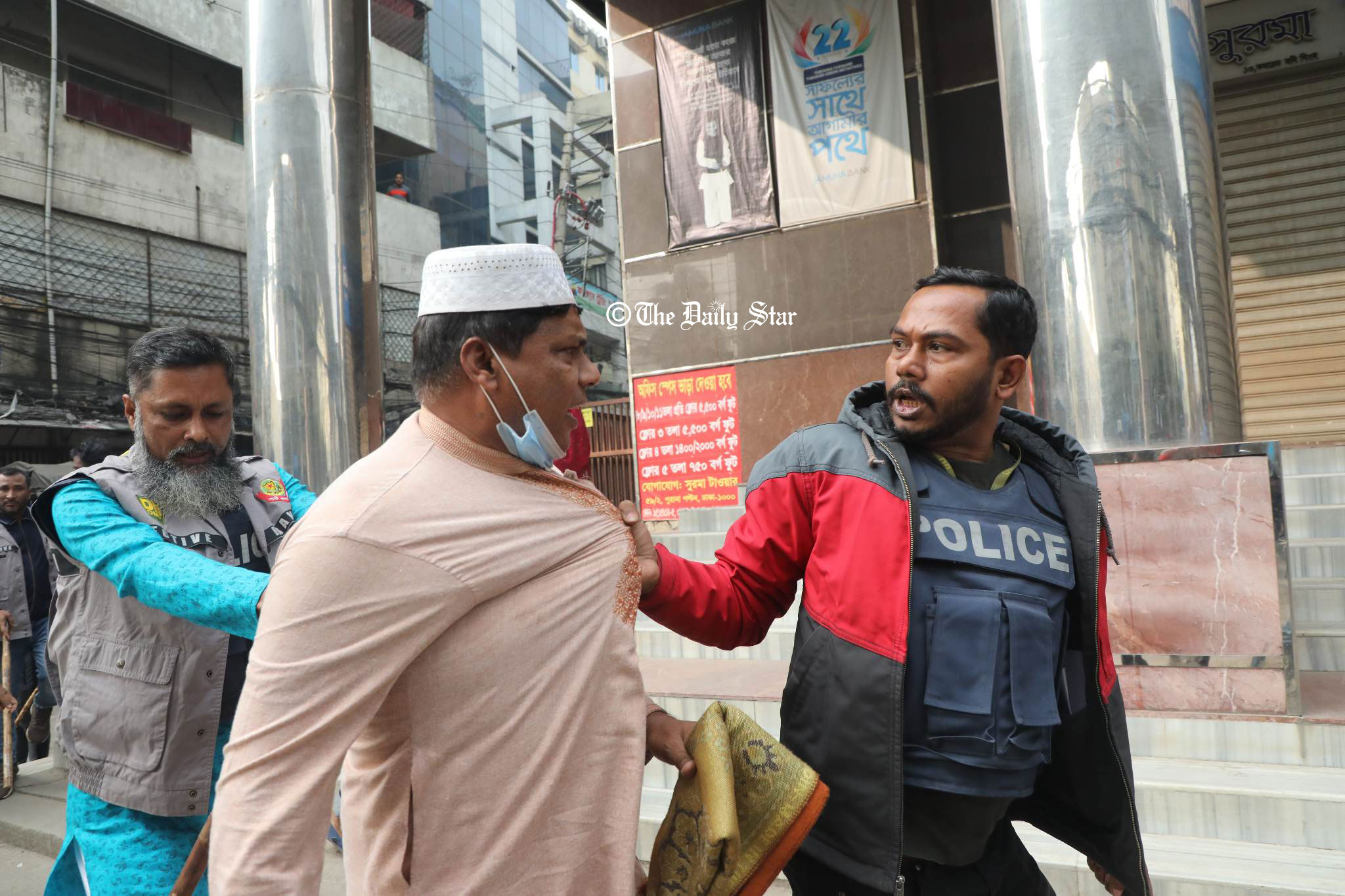 পুরানা পল্টনে মিছিল থেকে আটক ৩&nbsp;