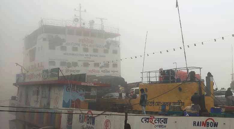 আরিচা-কাজিরহাটে ৭ ঘণ্টা, পাটুরিয়া-দৌলতদিয়ায় ৬ ঘণ্টা ফেরি চলাচল বন্ধ