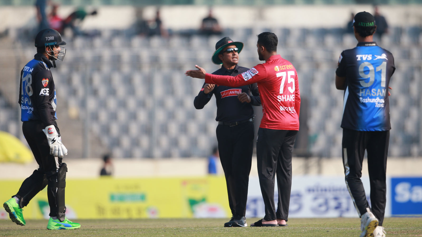 সাকিবের চিৎকার দেখেই উল্টো বোলার বদল করছিলেন সোহান