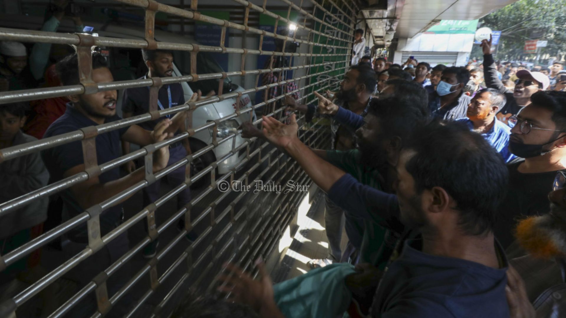 কিডনি ডায়ালাইসিস নিয়ে চমেক হাসপাতালে যা চলছে