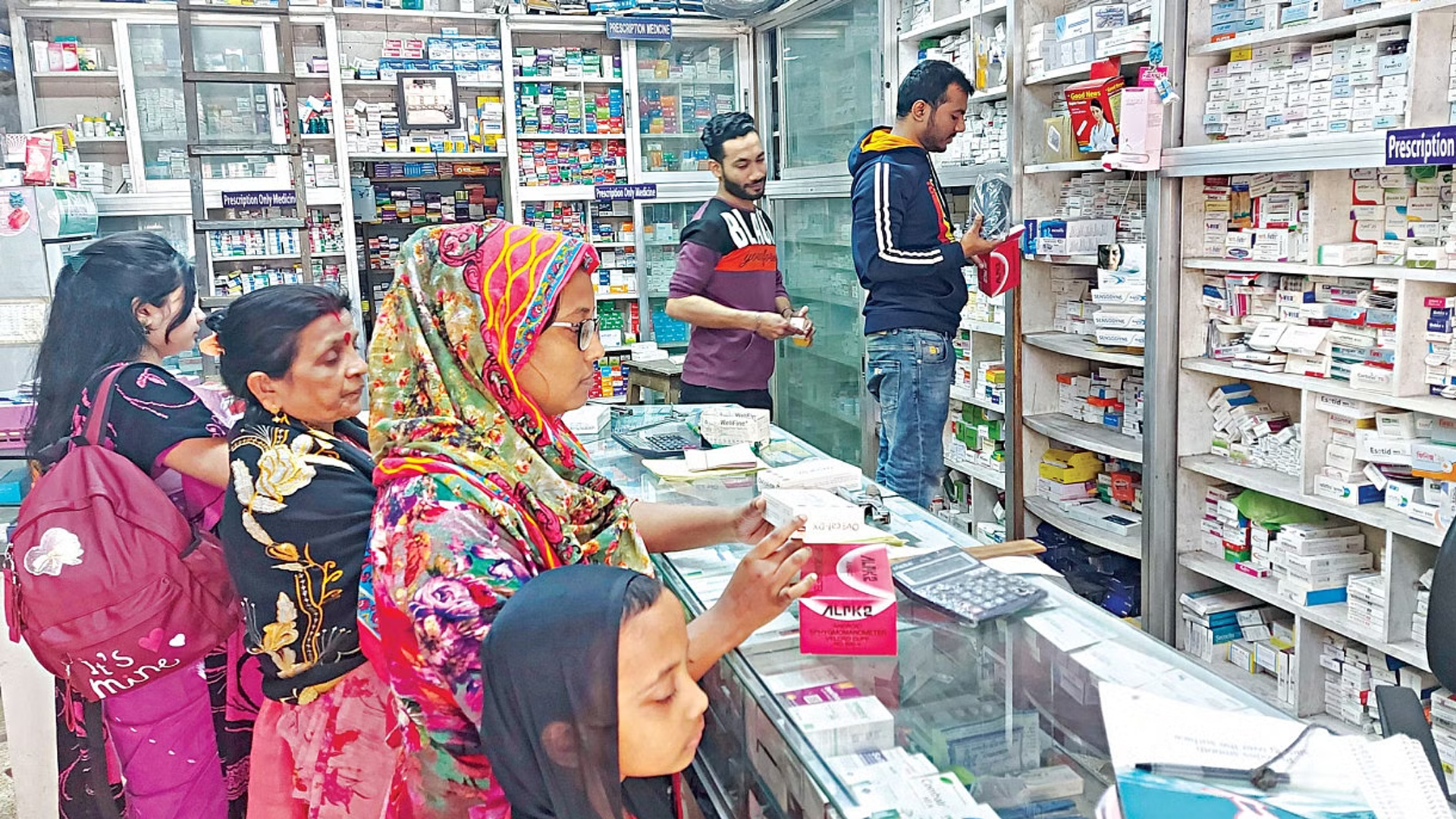 ডলার সংকটের প্রভাব ওষুধ শিল্পে