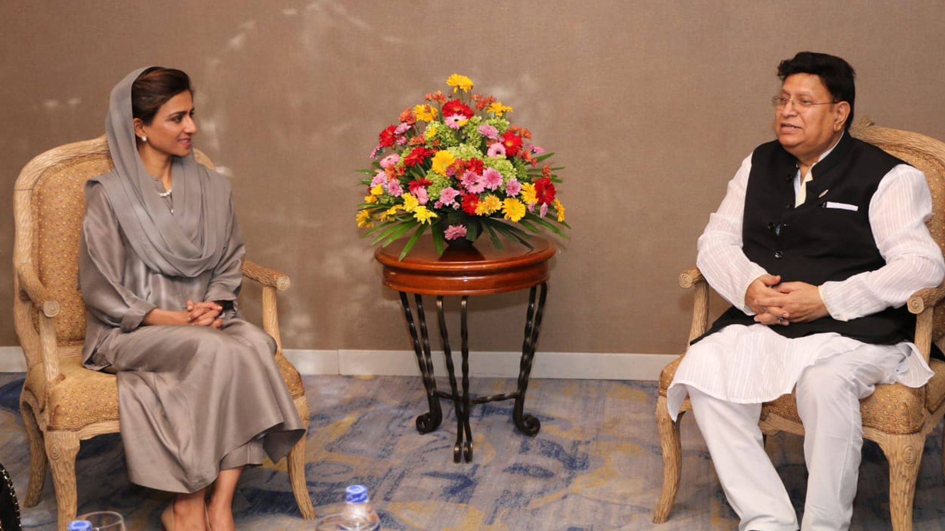 পাকিস্তানকে প্রকাশ্যে ক্ষমা চাইতে বলল বাংলাদেশ, সরাসরি উত্তর দেননি হিনা