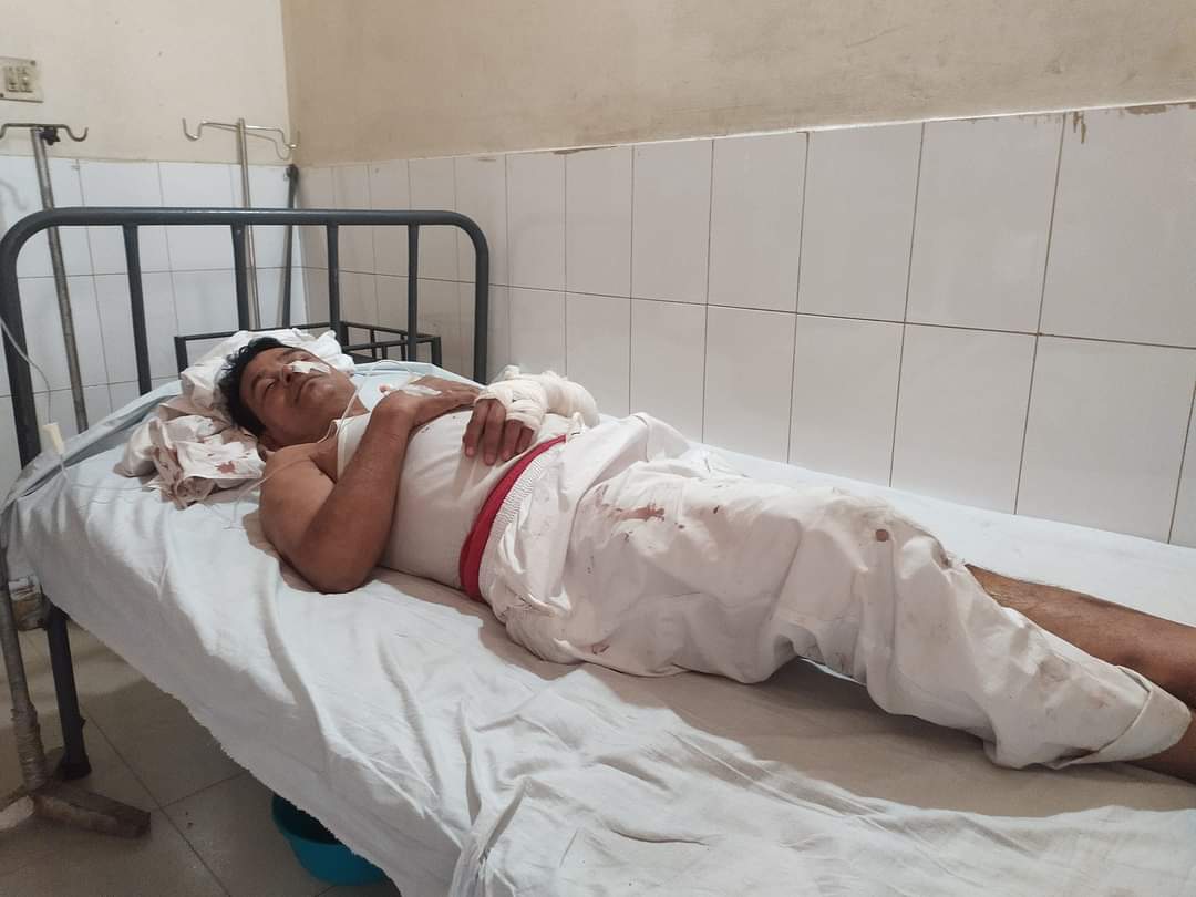 ধামরাইয়ে সাংবাদিকের ওপর আ. লীগ নেতার হামলার অভিযোগ