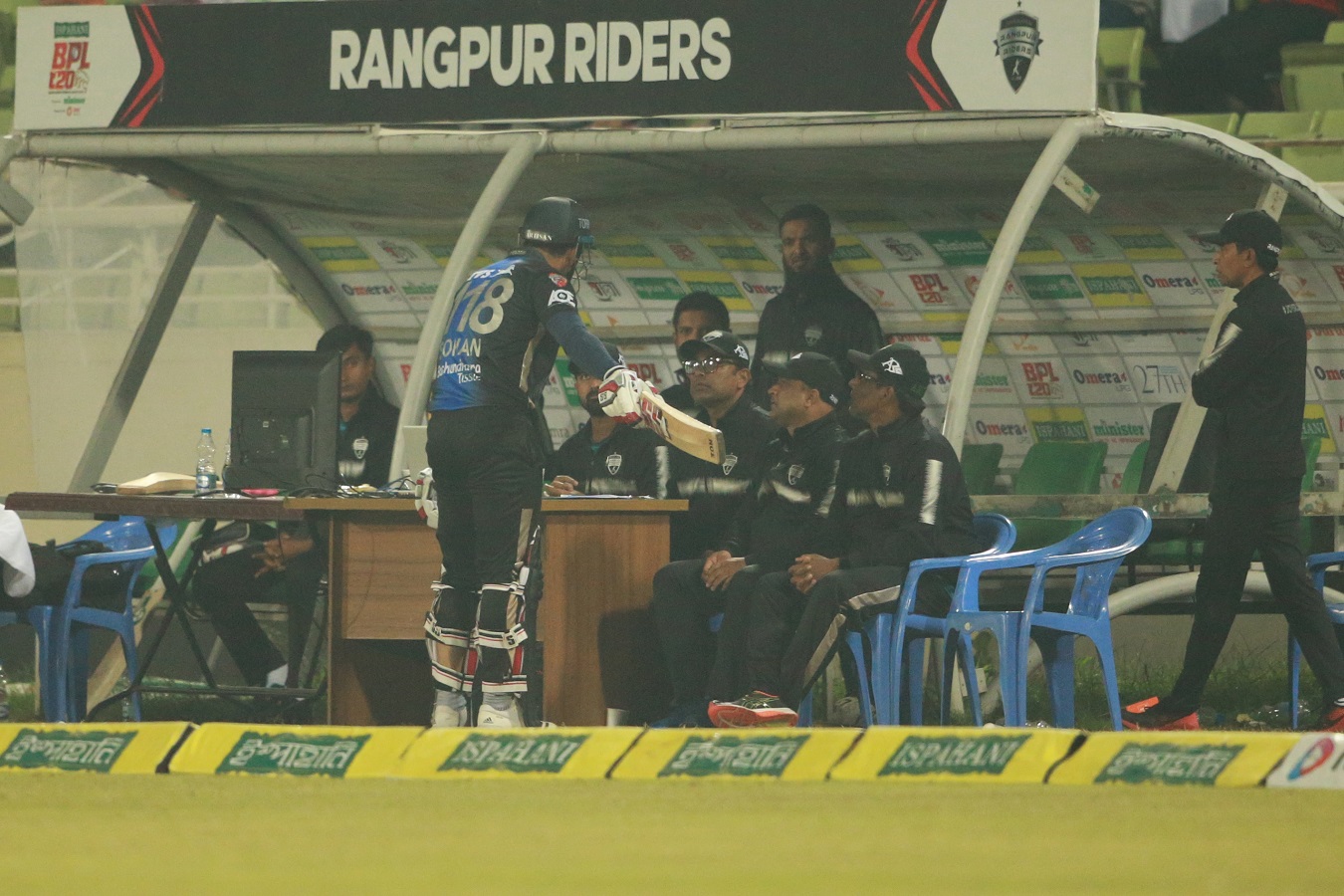 মুশফিকের ‘রহস্যময় জ্বরে’ ছন্দ নষ্ট রংপুরের!