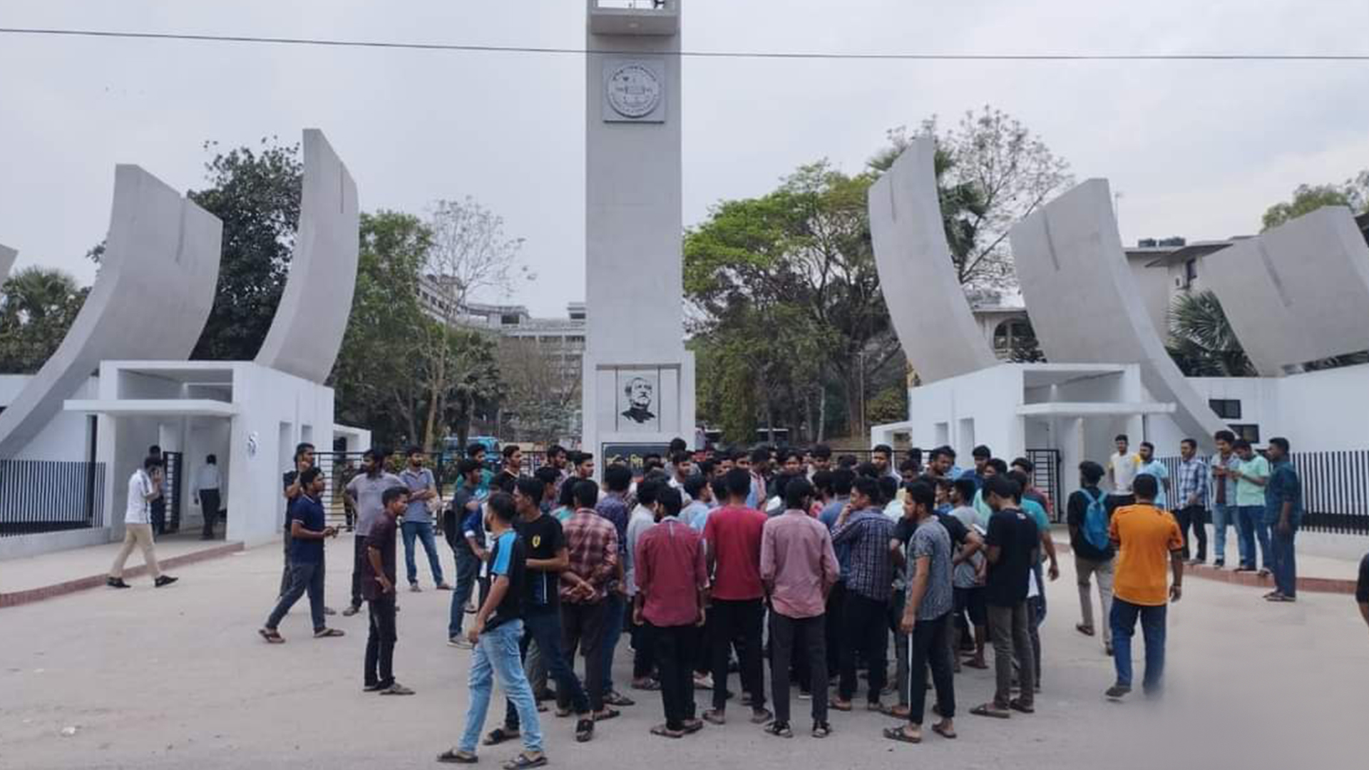 কুমিল্লা বিশ্ববিদ্যালয়ের ৩ ছাত্রলীগ নেতার ওপর হামলা