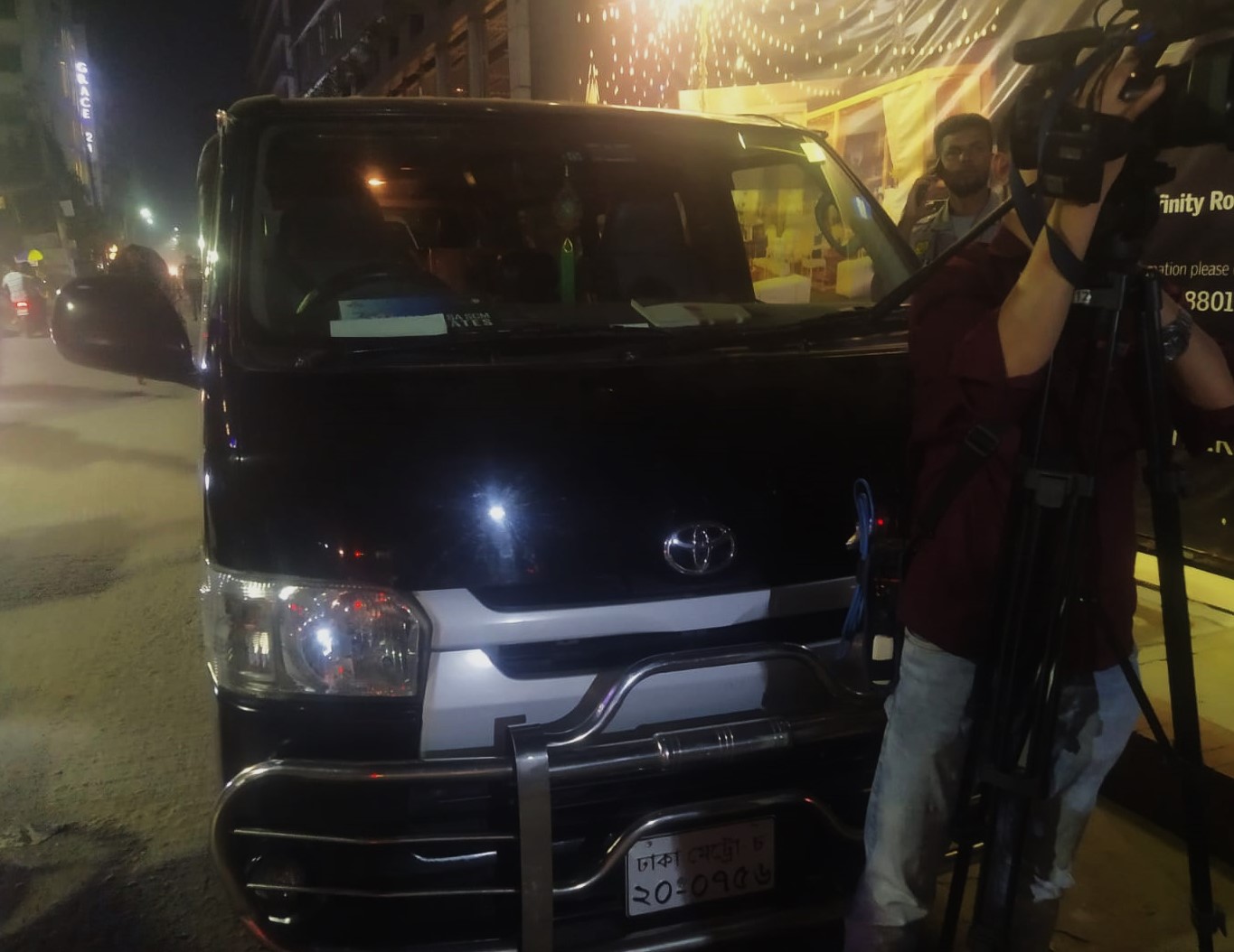 ব্যাংকের ১১ কোটি টাকা ছিনতাই: অজ্ঞাত ১০-১২ জনের বিরুদ্ধে মামলা