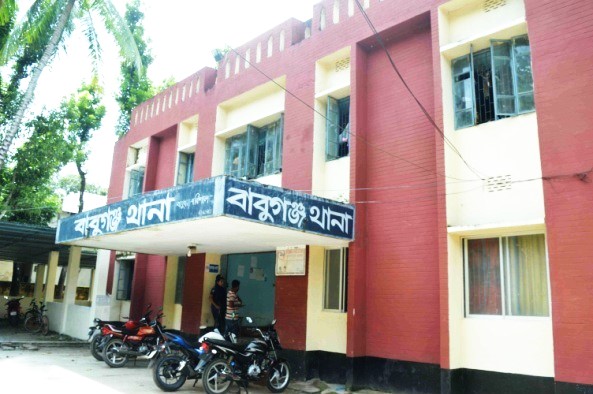 আদালতের নির্দেশে ৩ পুলিশের বিরুদ্ধে ওসির মামলা