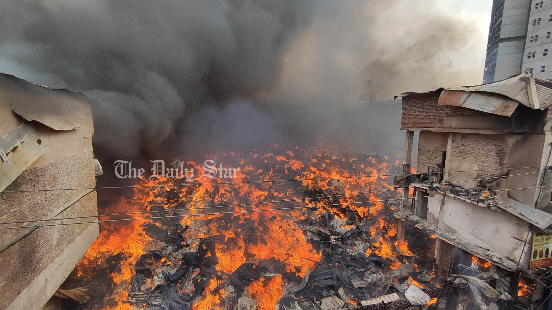 ঈদের আগে ব্যবসায়ীদের সব পুড়ে ছাই