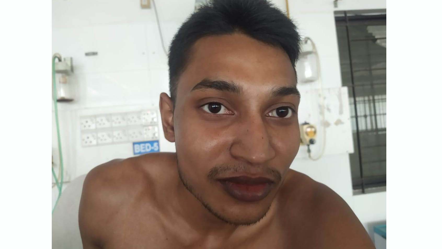 ফায়ার ফাইটার শান্তর জীবন বাজি রেখে আগুন নেভানোর চেষ্টা