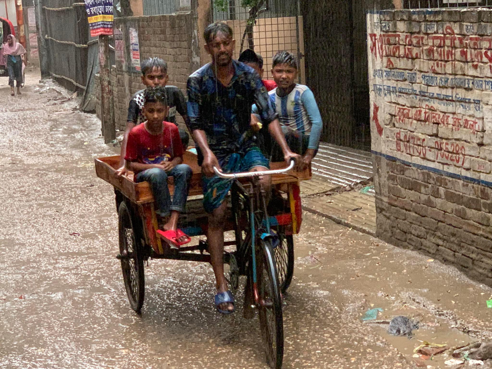 অবশেষে রাজধানীতে স্বস্তির বৃষ্টি