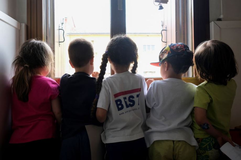 ‘ইতালির স্কুলগুলো হিমবাহের মতো হারিয়ে যাচ্ছে’