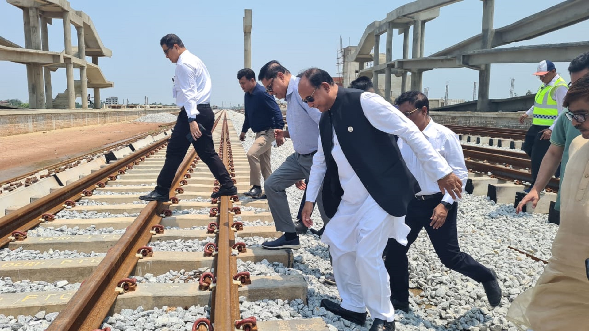 সেপ্টেম্বরে ঢাকা-কক্সবাজার ট্রেন চলাচল শুরু: রেলমন্ত্রী