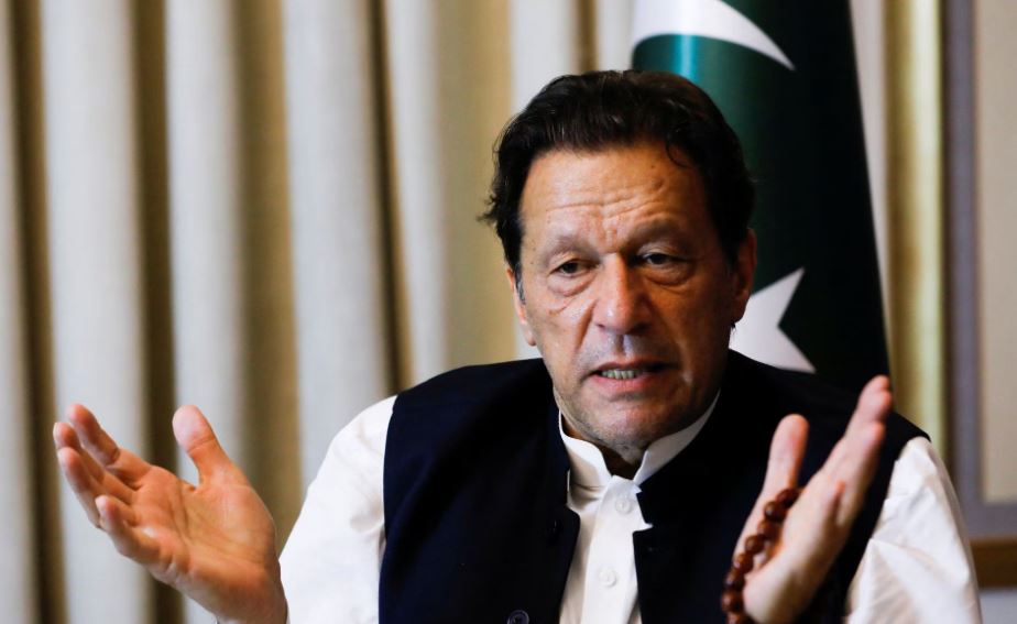 ৮ মামলায় জামিন পেলেন ইমরান খান