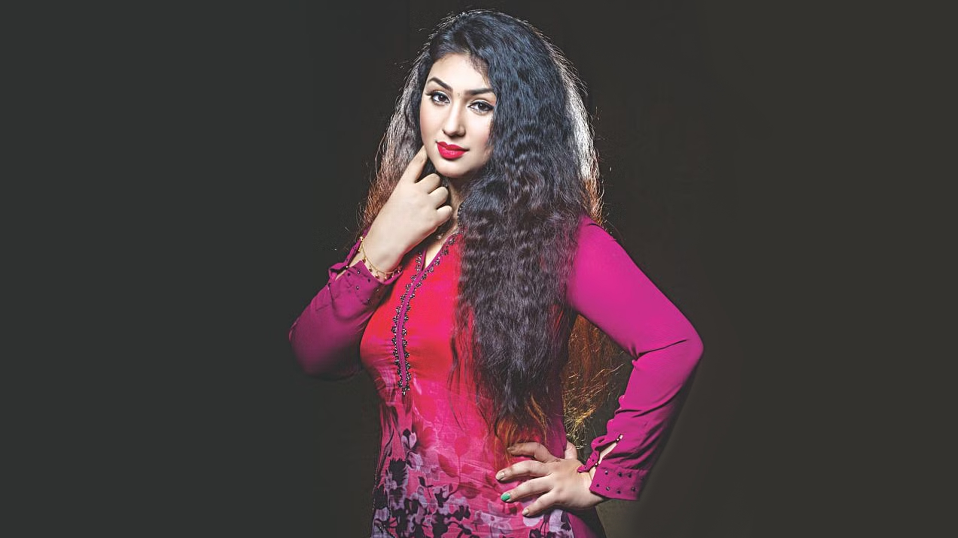 ‘লাল শাড়ি’র অপেক্ষায় অপু বিশ্বাস