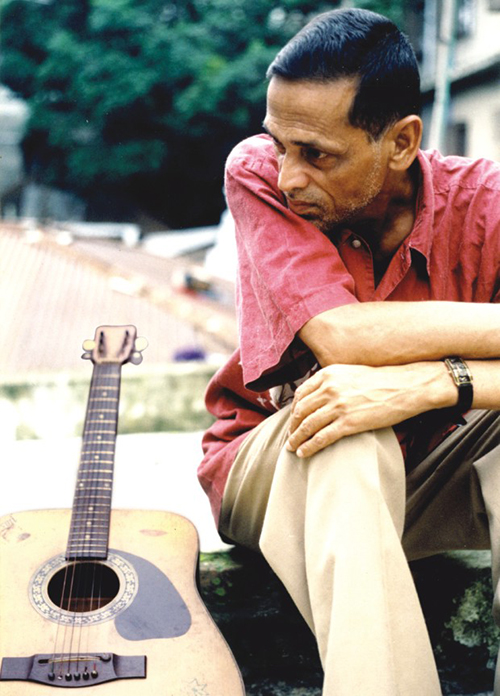 মুক্তিযুদ্ধ ও পপসম্রাট আজম খান