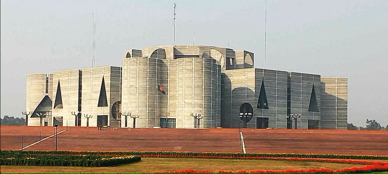 ‘বাণিজ্যমন্ত্রী যখনই বলেন জিনিসপত্রের দাম কমাবেন, পরদিনই বেড়ে যায়’