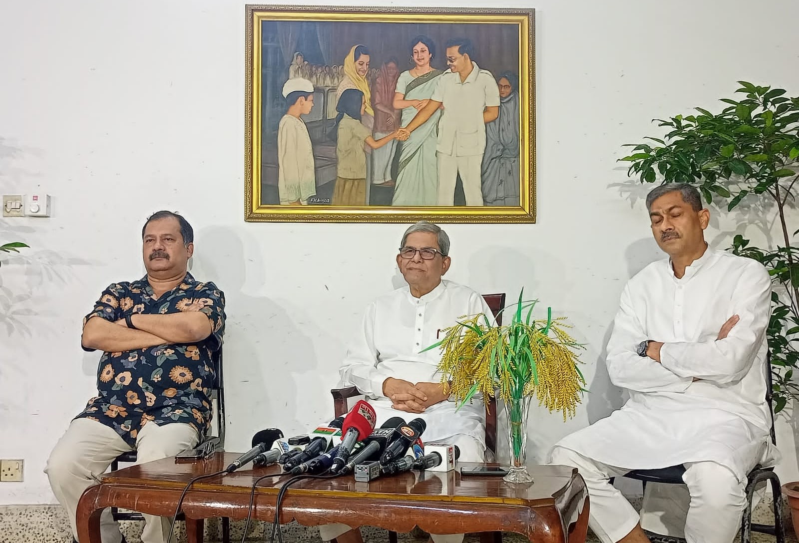 ‘কৃষিতে স্বয়ংসম্পূর্ণ হলে বছরে ৫৪ লাখ মেট্রিক টন খাদ্যশস্য আমদানি কেন?’