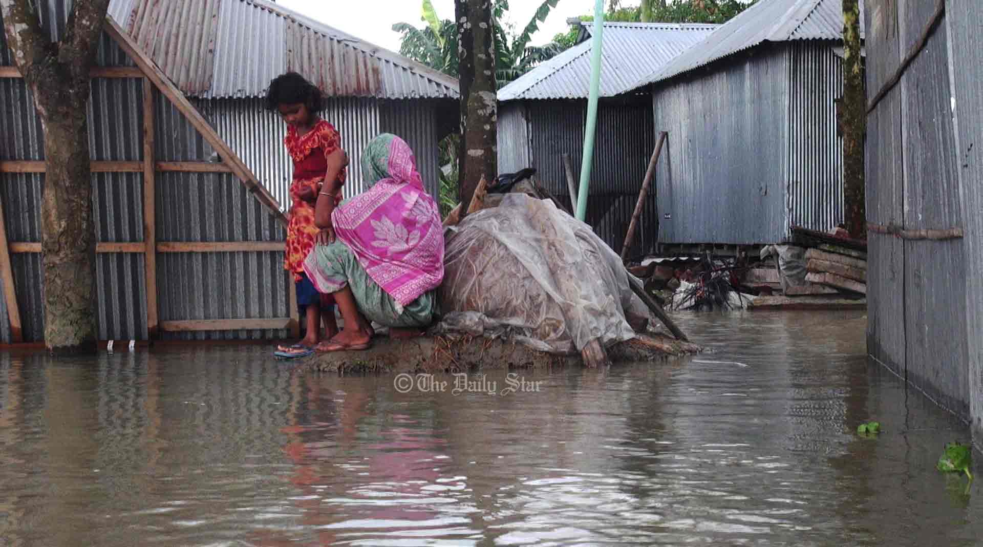 লালমনিরহাটে বিপৎসীমার ৩ সেন্টিমিটার ওপরে তিস্তার পানি