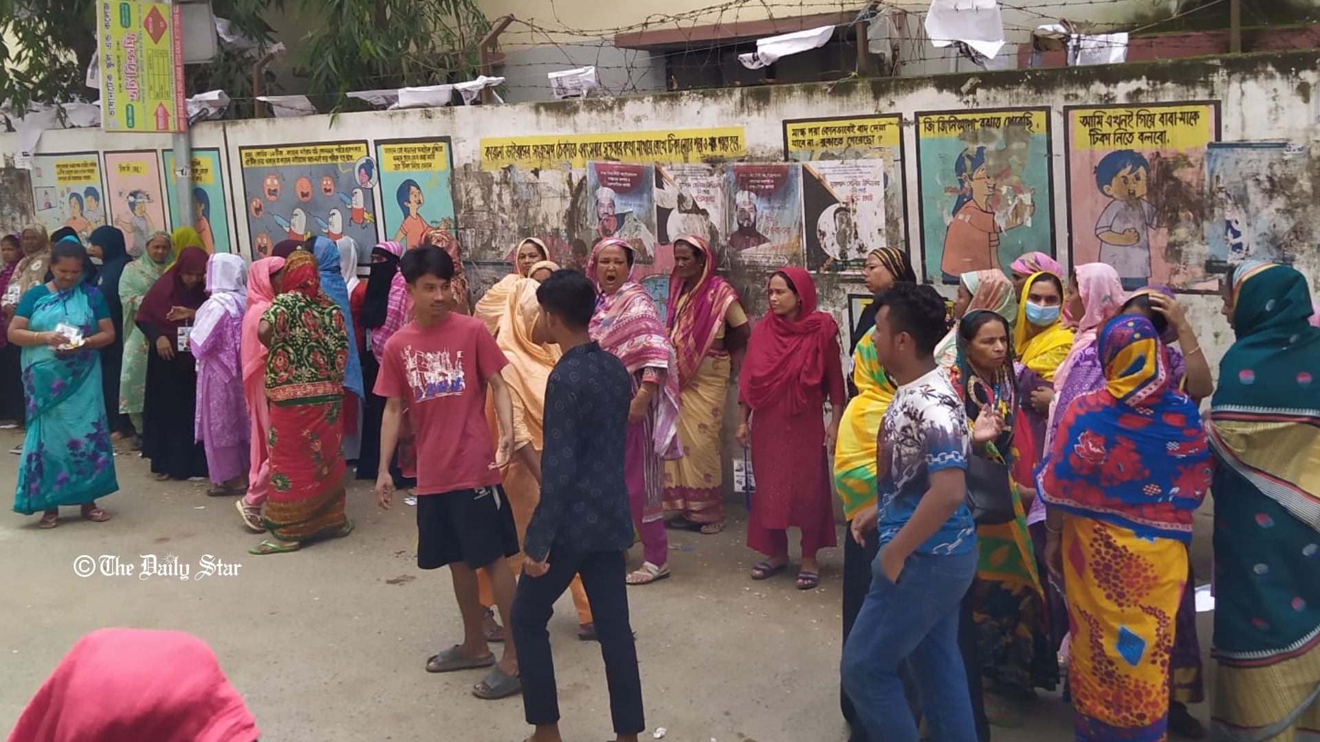 ‘ভোটার না, ভাই-ব্রাদার ডাকছে তাই আসলাম’