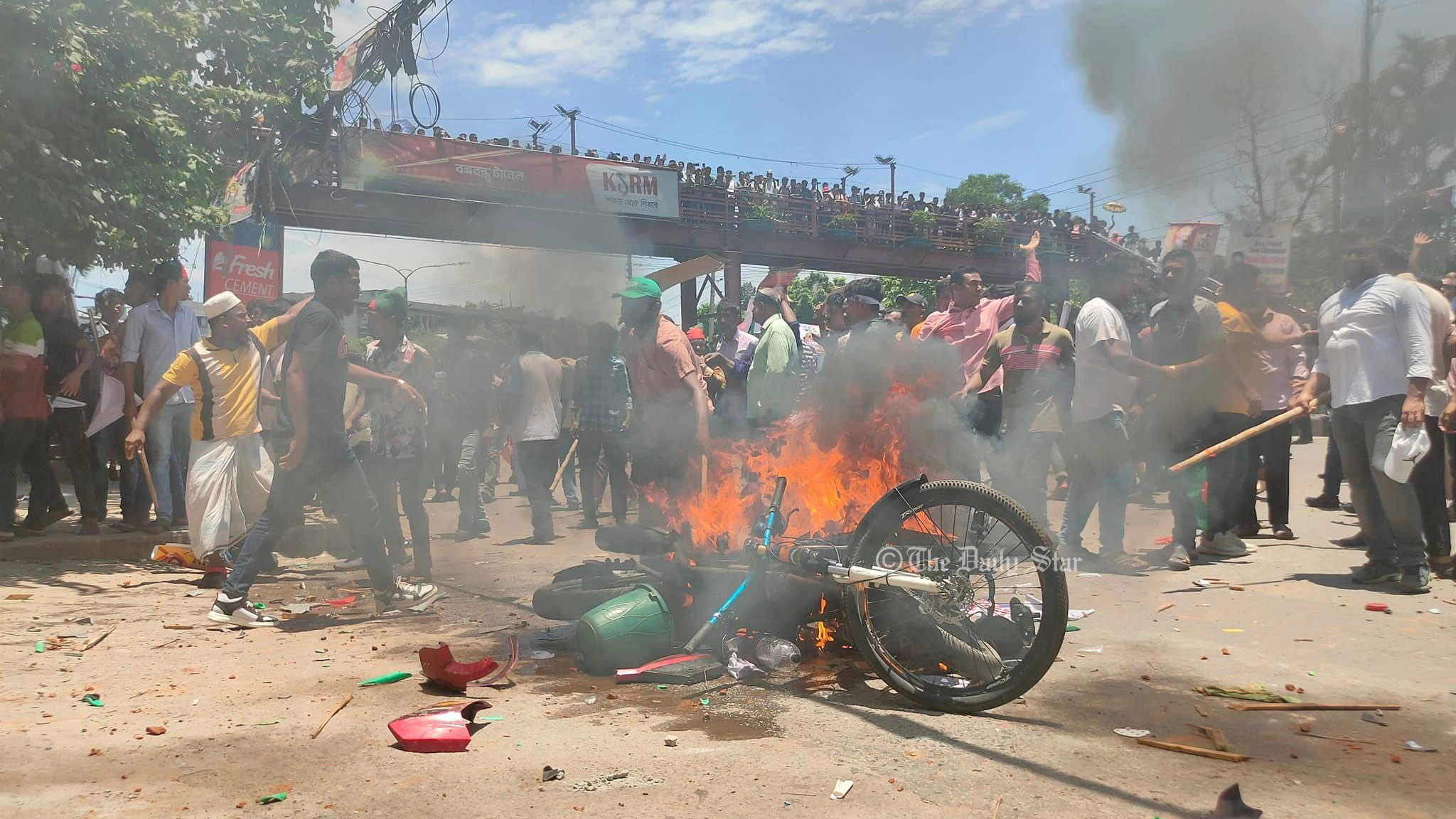 মিরপুরে বিএনপি-ছাত্রলীগ সংঘর্ষ