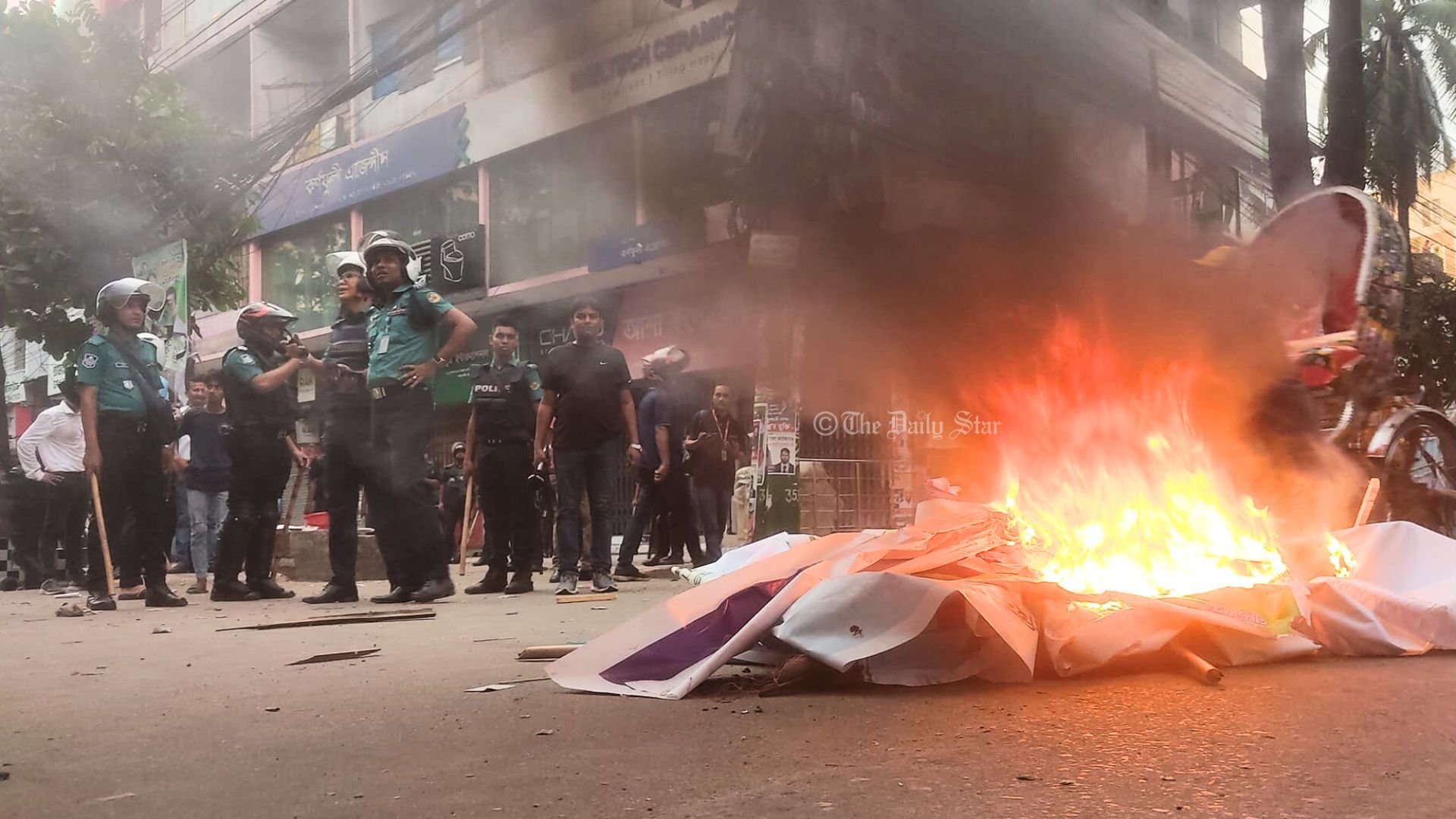 চট্টগ্রামে দলীয় কার্যালয়ে হামলা-ভাঙচুরের প্রতিবাদে শুক্রবার বিএনপির বিক্ষোভ