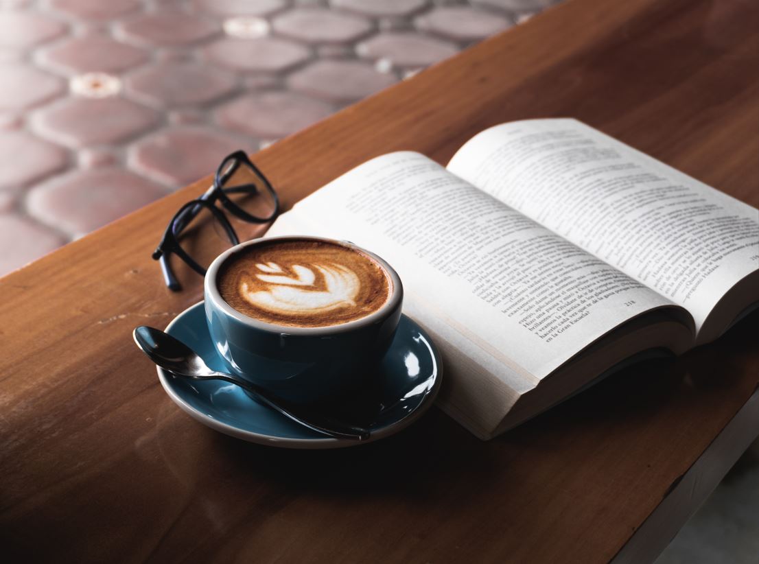 ঢাকার চমৎকার ৬ বুকশপ ও বুক ক্যাফের খোঁজ