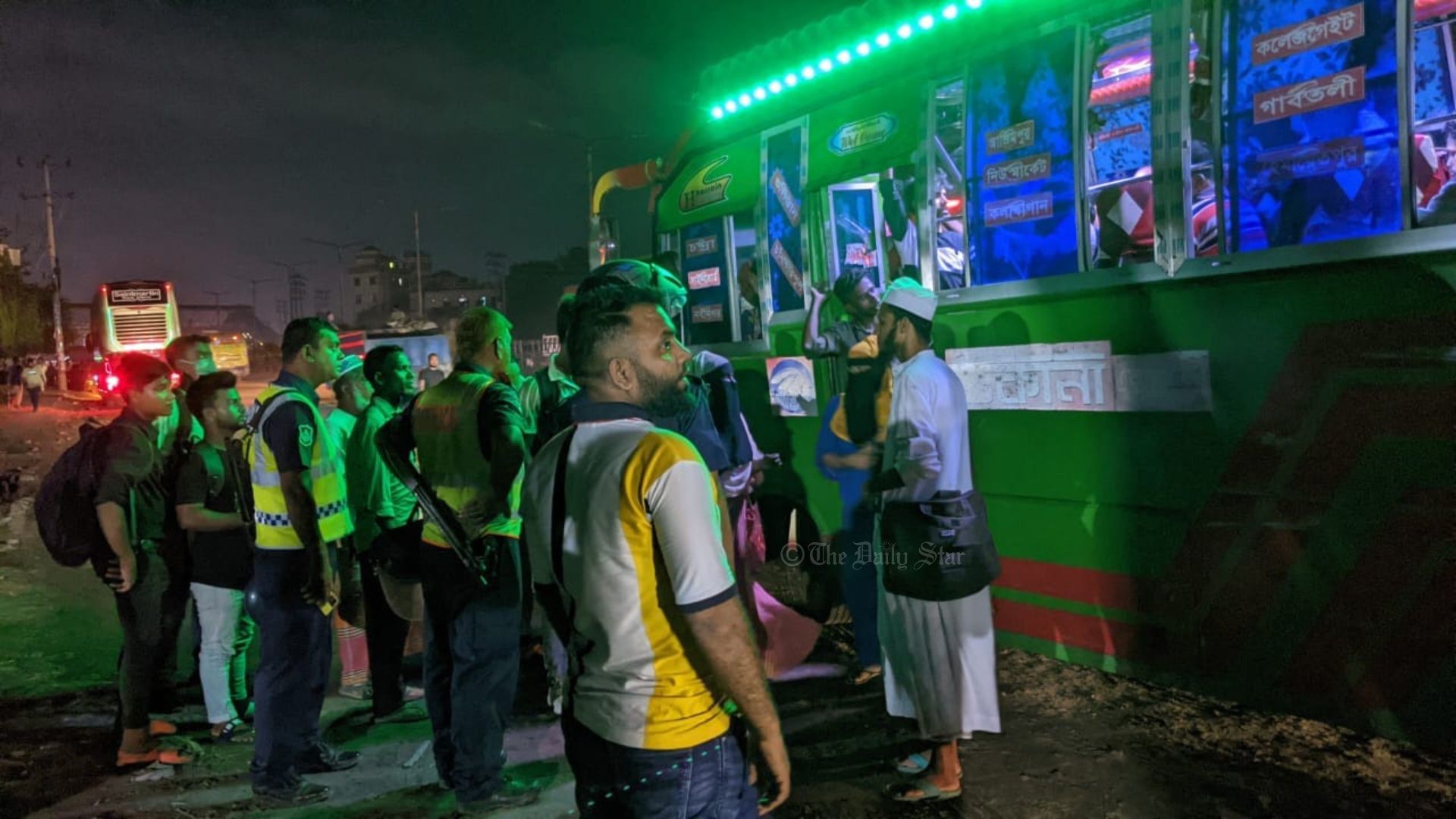 ঢাকার প্রবেশমুখ আমিনবাজার-আশুলিয়ায় পুলিশের তল্লাশি